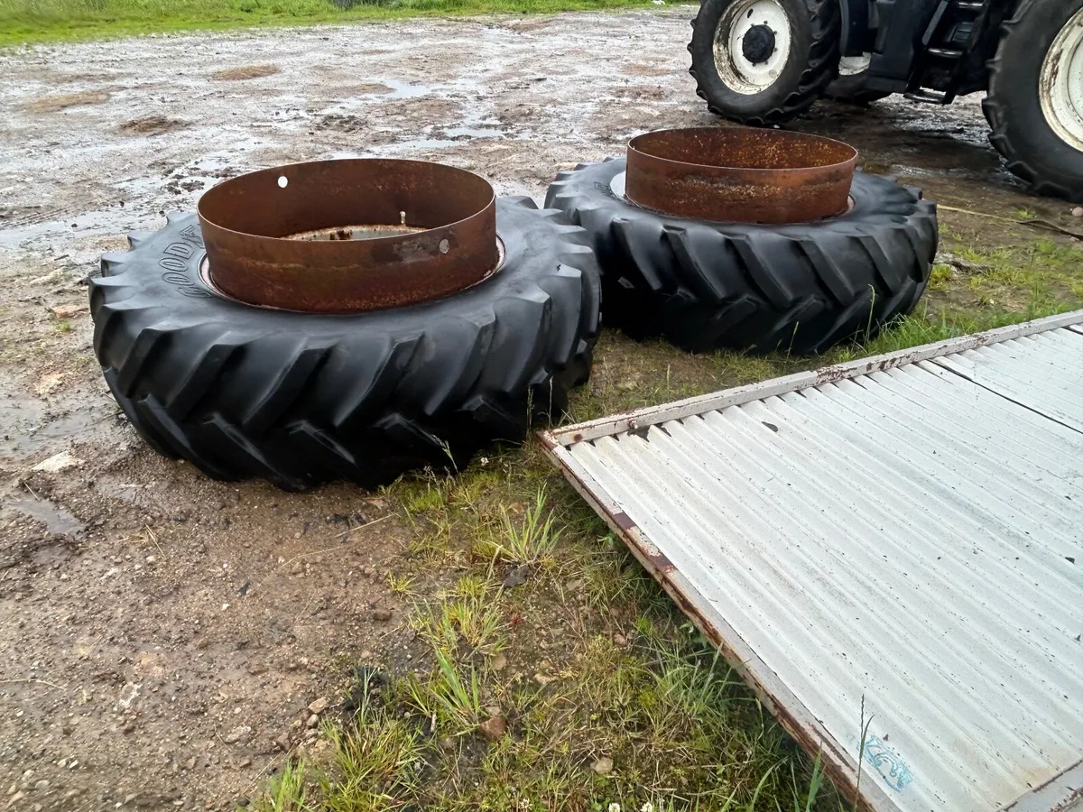 Dual wheels  18.4 R38 ,  Tyres 520/70/R34 - Image 3