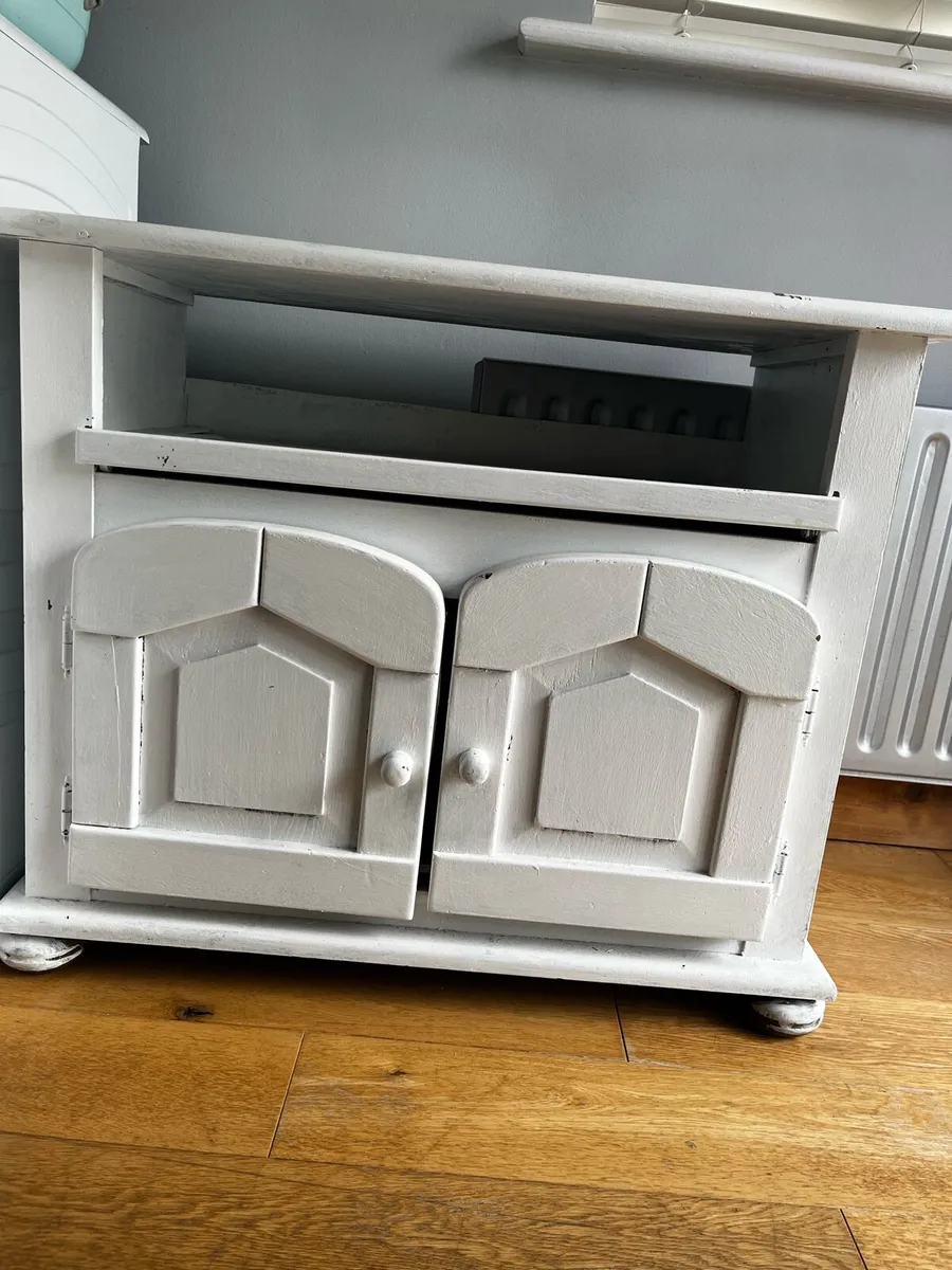 Tv stand - Image 1