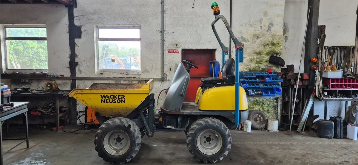 Wacker 1001 - Image 1