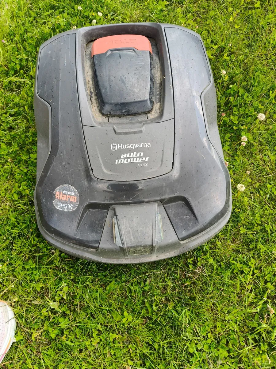 Robotic lawn mower - Image 3