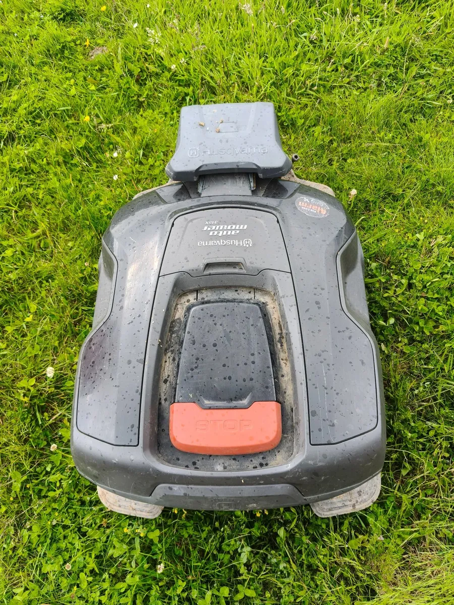 Robotic lawn mower - Image 2