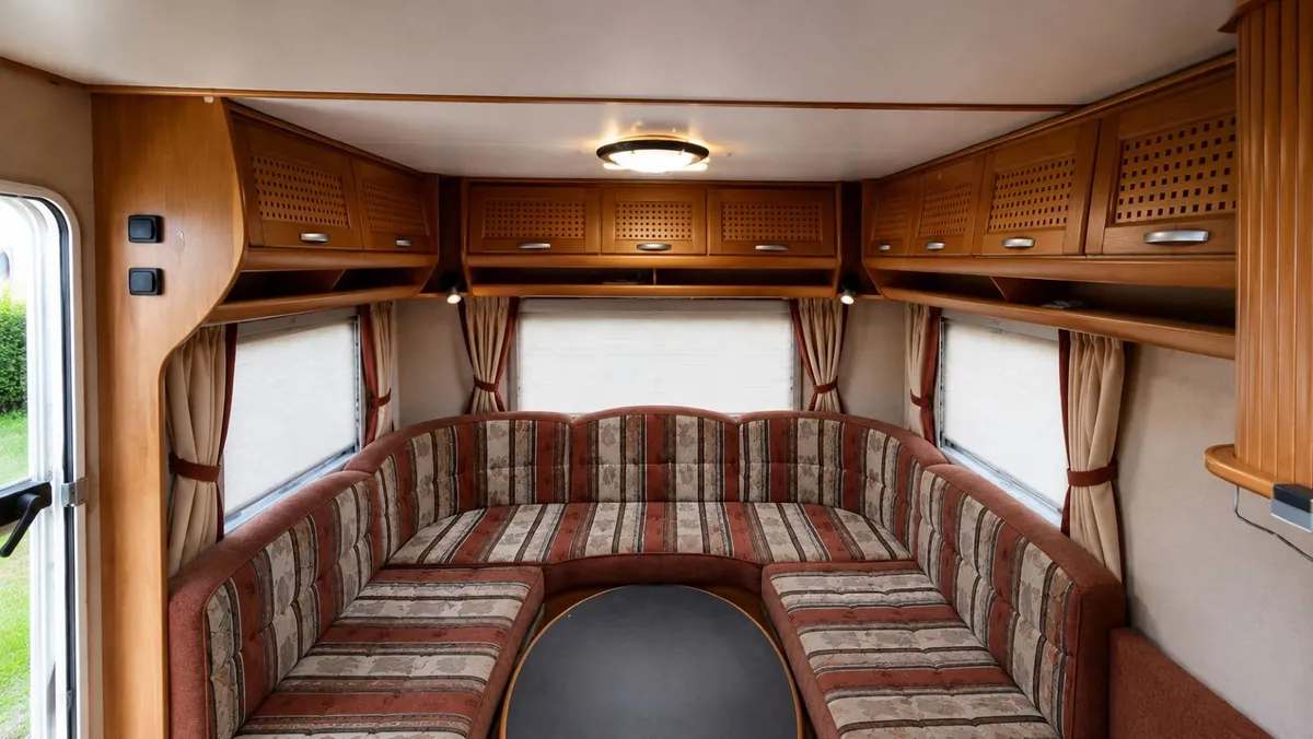 LMC Münsterland Dominant 655D 6-Berth Twin Axle - Image 3