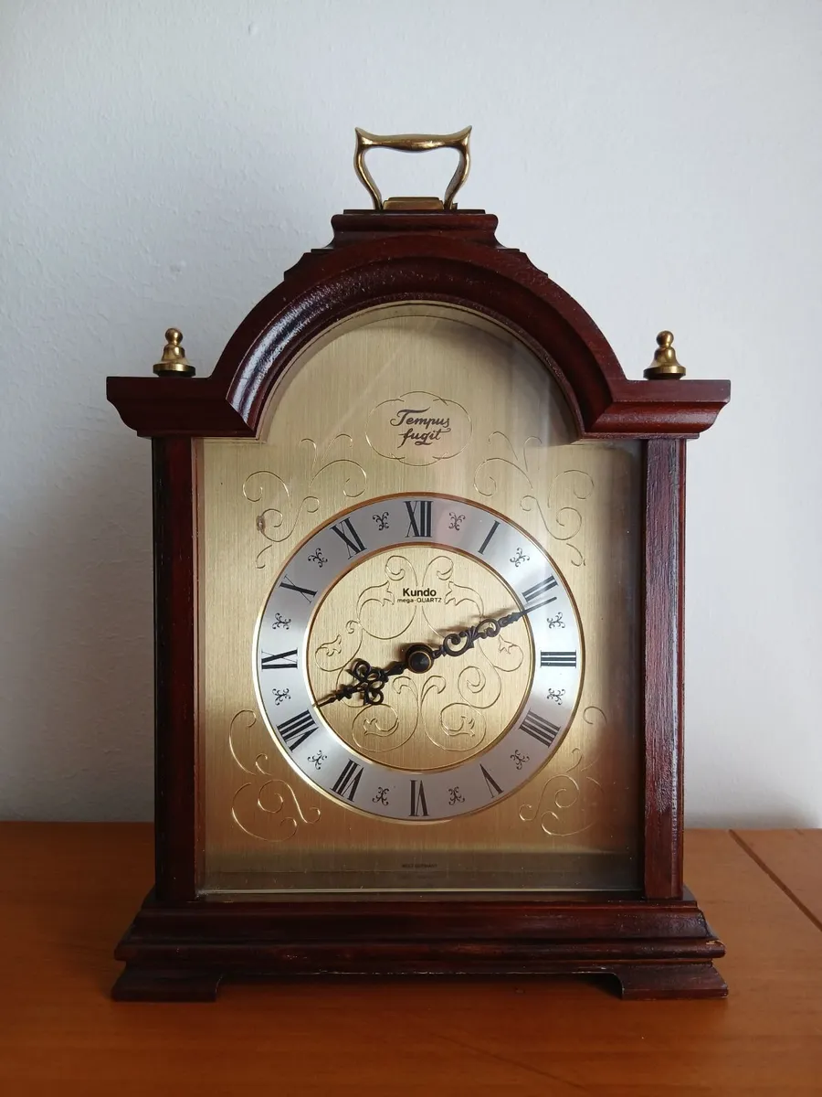 Vintage Double Chiming Mantel Clock. - Image 1