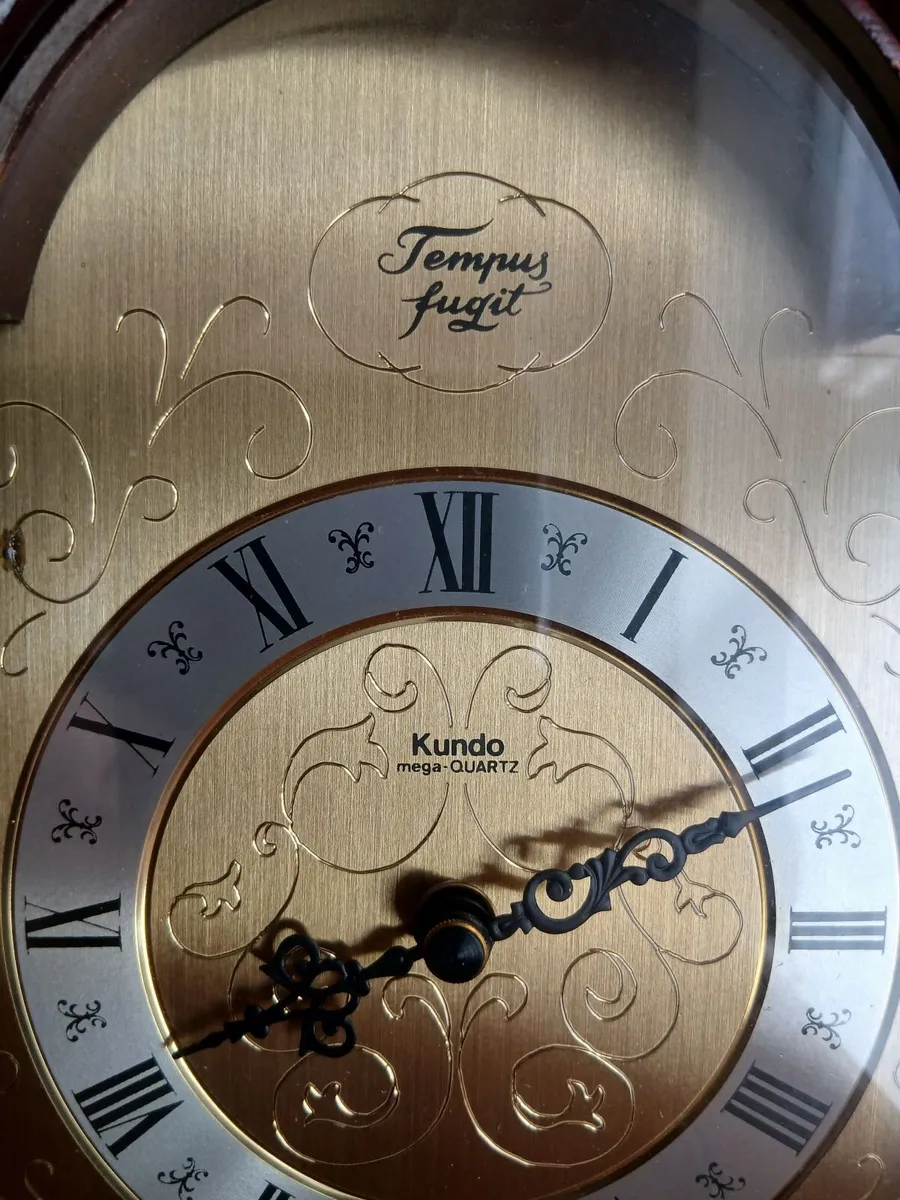 Vintage Double Chiming Mantel Clock. - Image 4