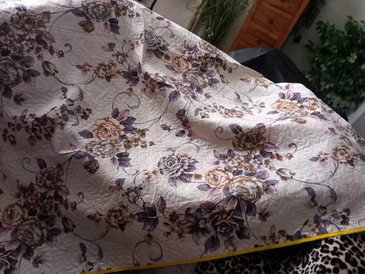 Throw - Image 3