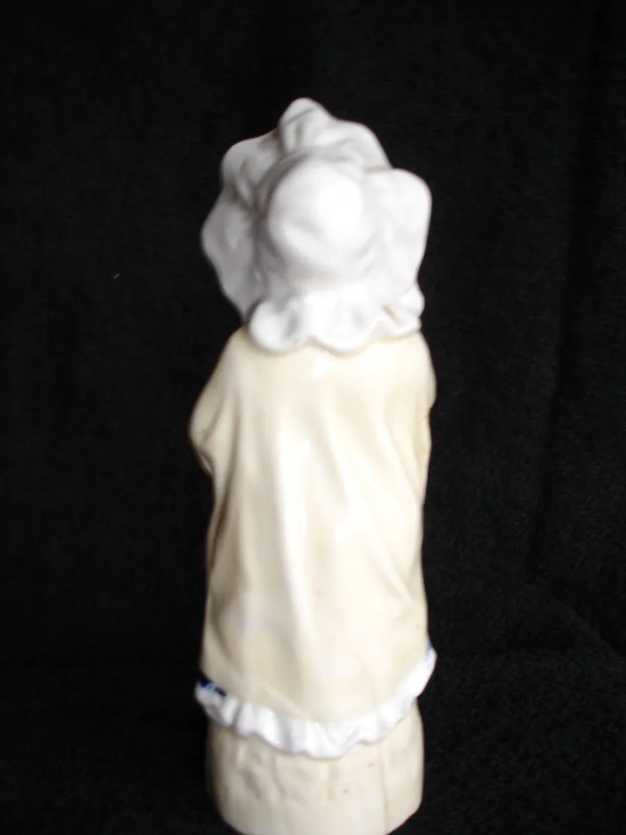 Pair of German  Victorian Bisque Figurines - Image 2