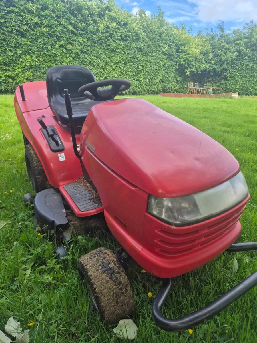 Jonsered 42"rideon lawnmower - Image 1