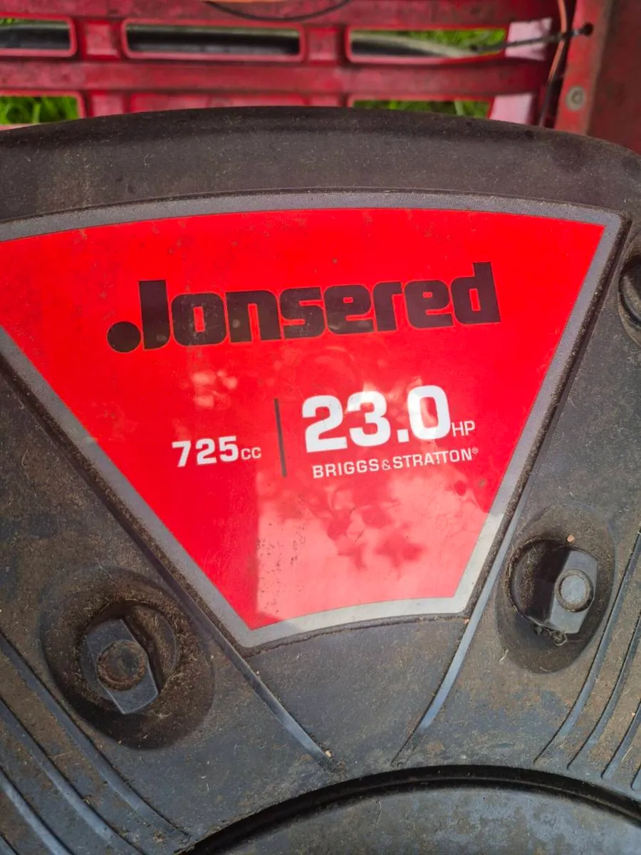 Jonsered 42"rideon lawnmower - Image 2