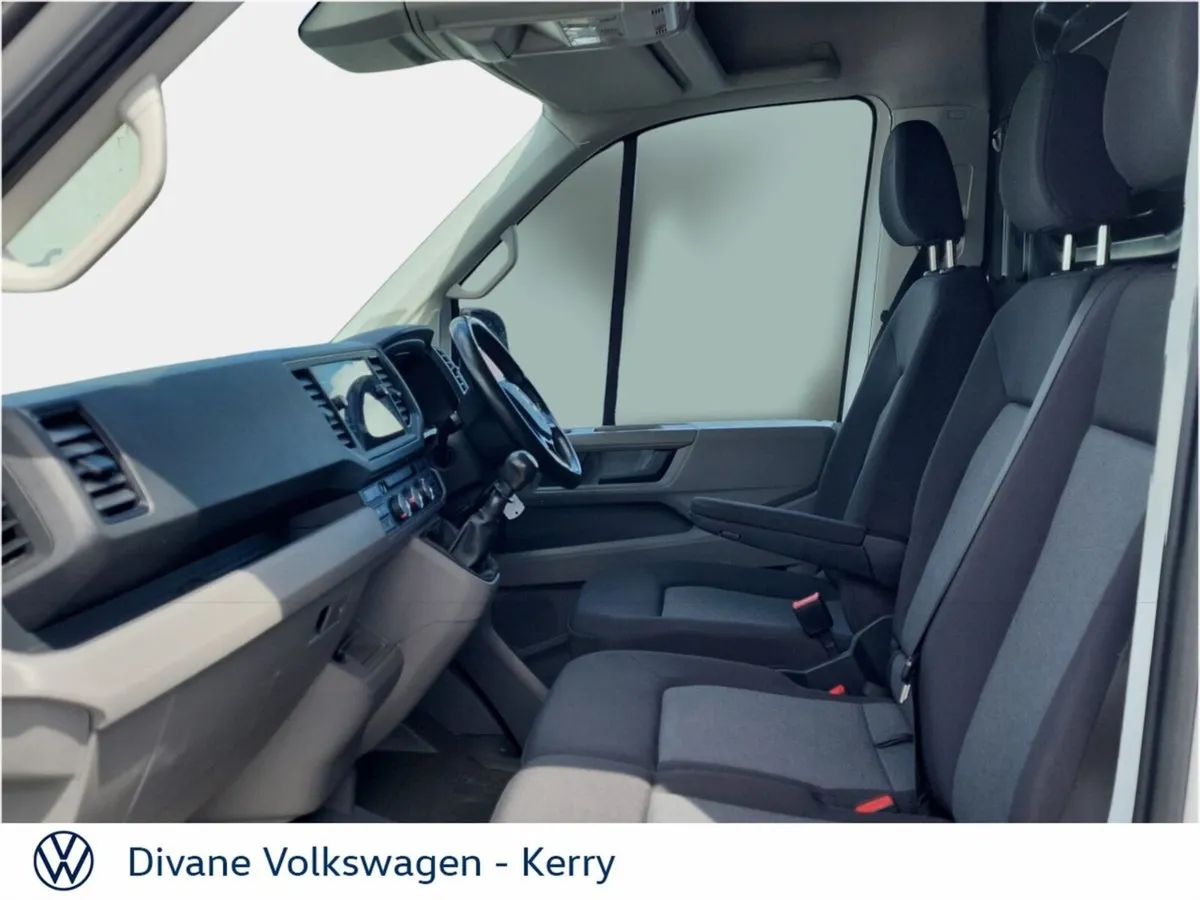 Volkswagen Crafter HIGHLINE 30 MWB 140 BHP - Image 4