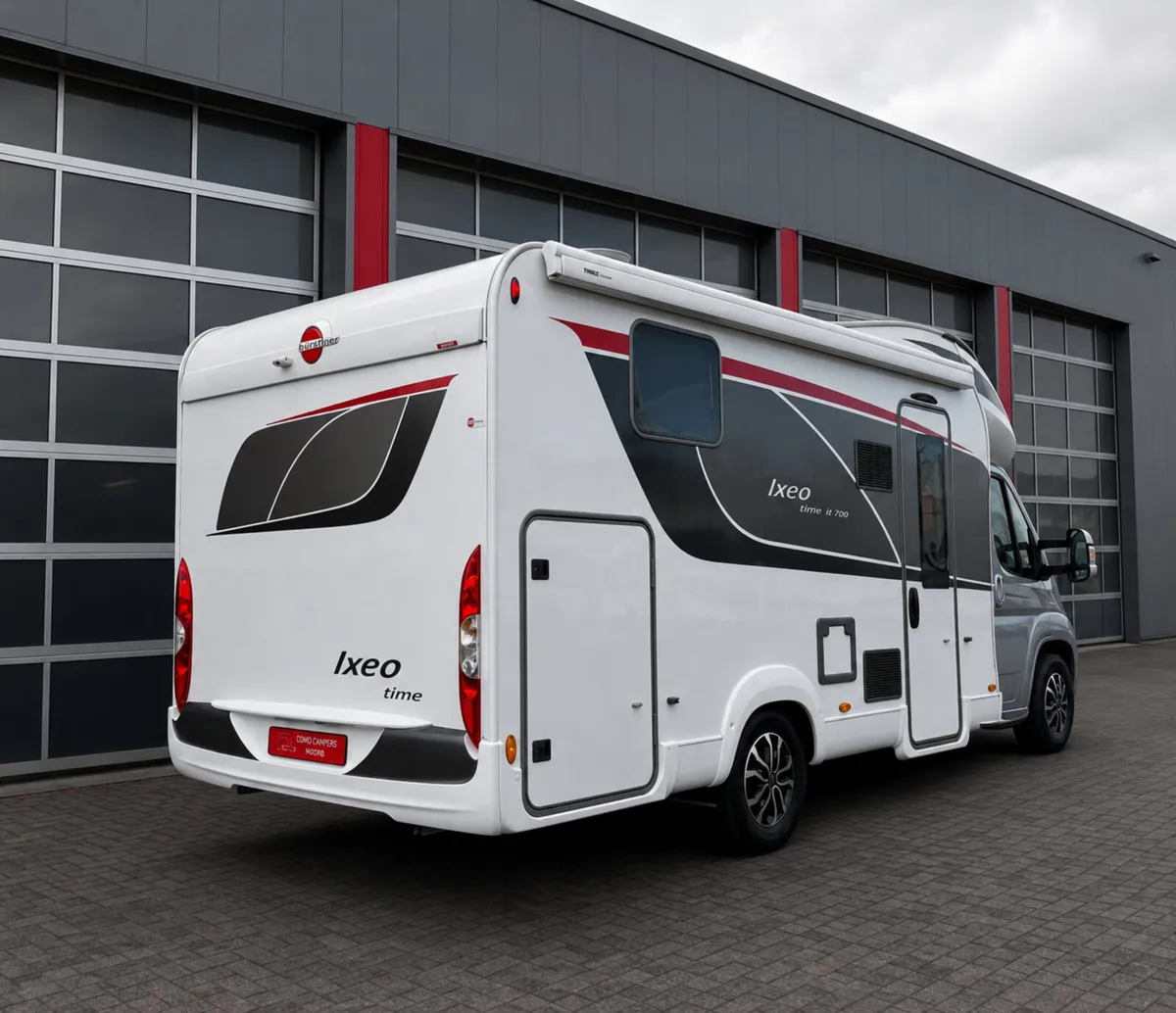 2017 BURSTNER IXEO IT700 ISLAND BED - Image 2