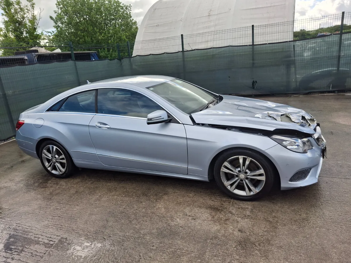 132 Mercedes E-Class  Coupe 250 CDI  Automatic - Image 3