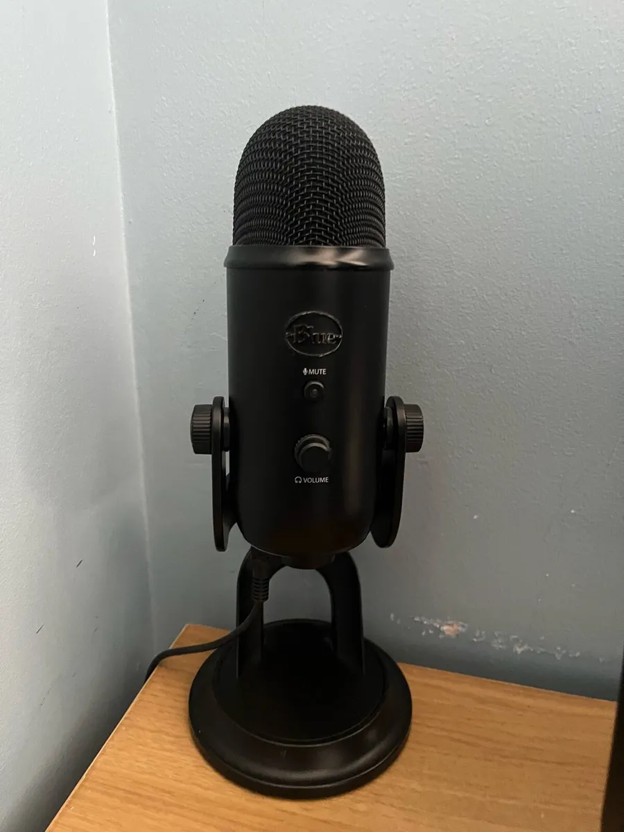 Blue yeti mic - Image 1