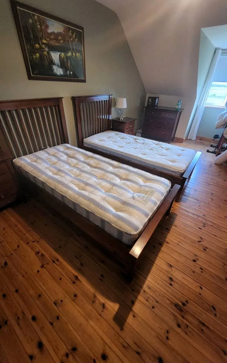 2 single beds with mattresses - Image 2
