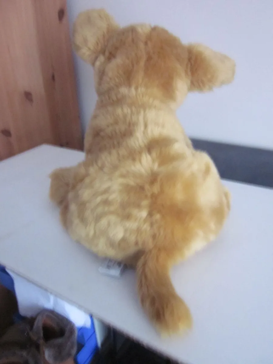 Vintage Russ Banjo Sitting Puppy Plush Toy - Image 4