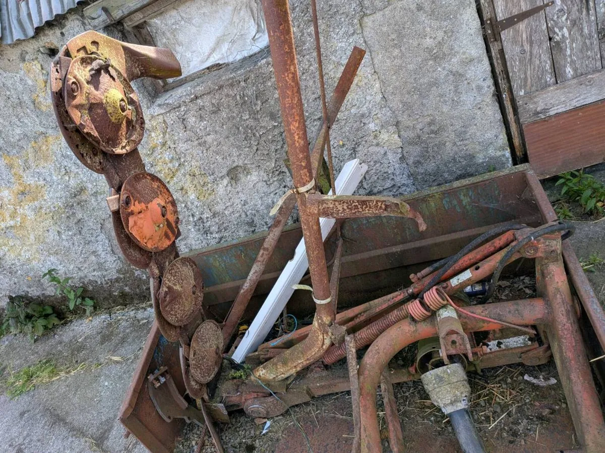 Kuhn 5' 6" Mower - Image 1