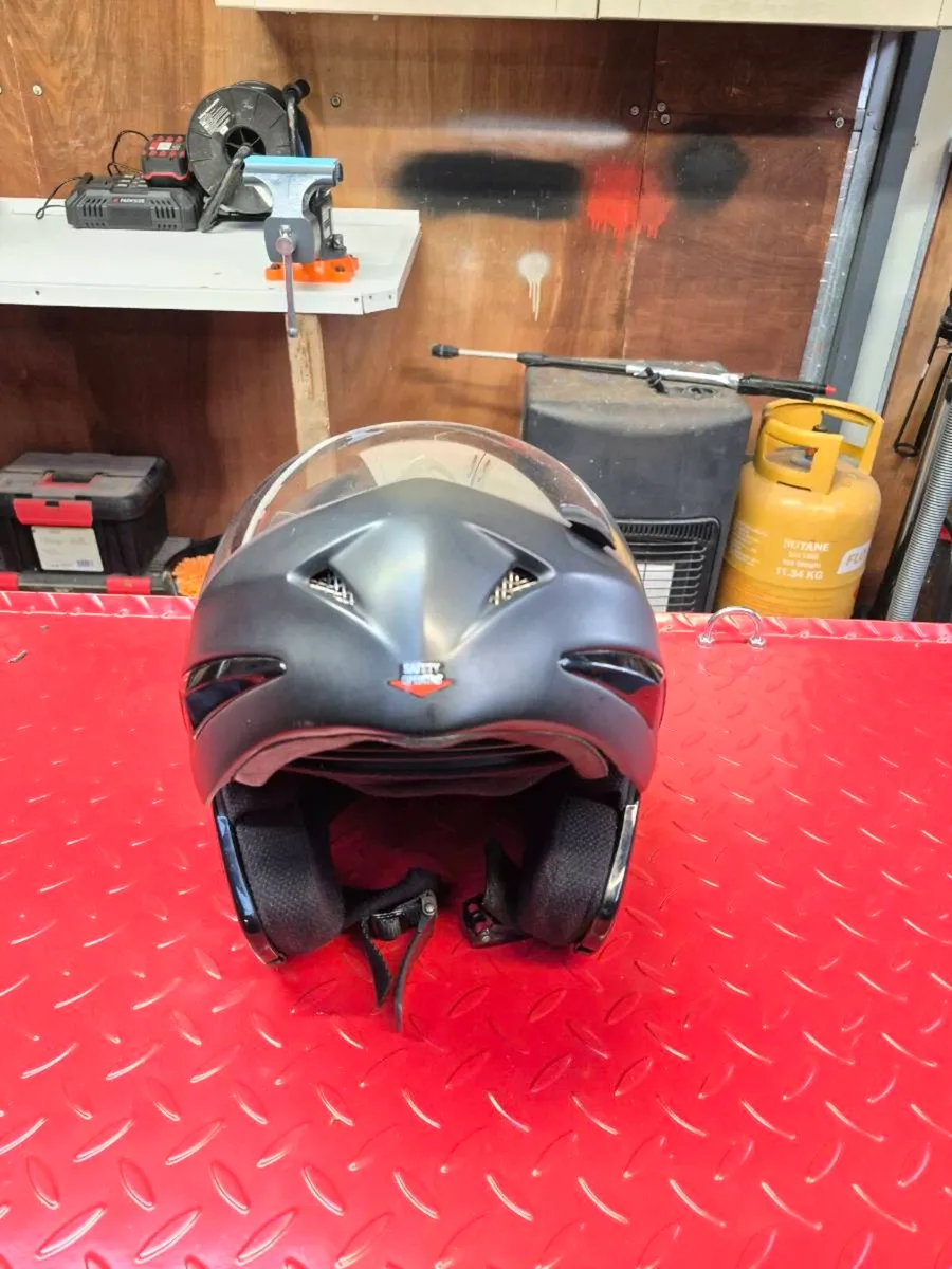 Airoh Flip Helmet - Image 2