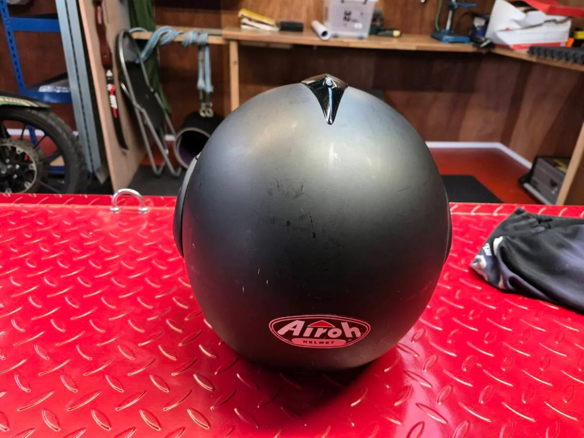 Airoh Flip Helmet - Image 3