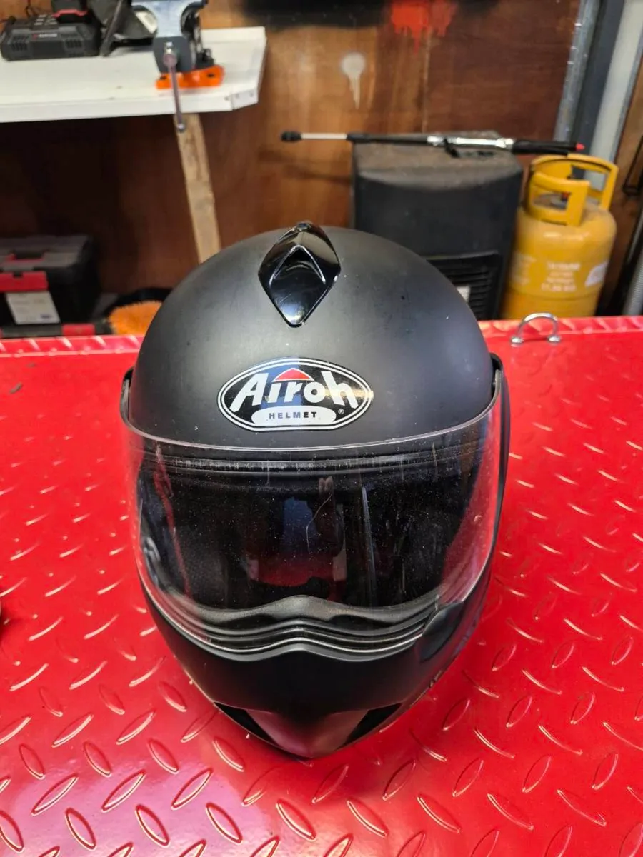 Airoh Flip Helmet - Image 4