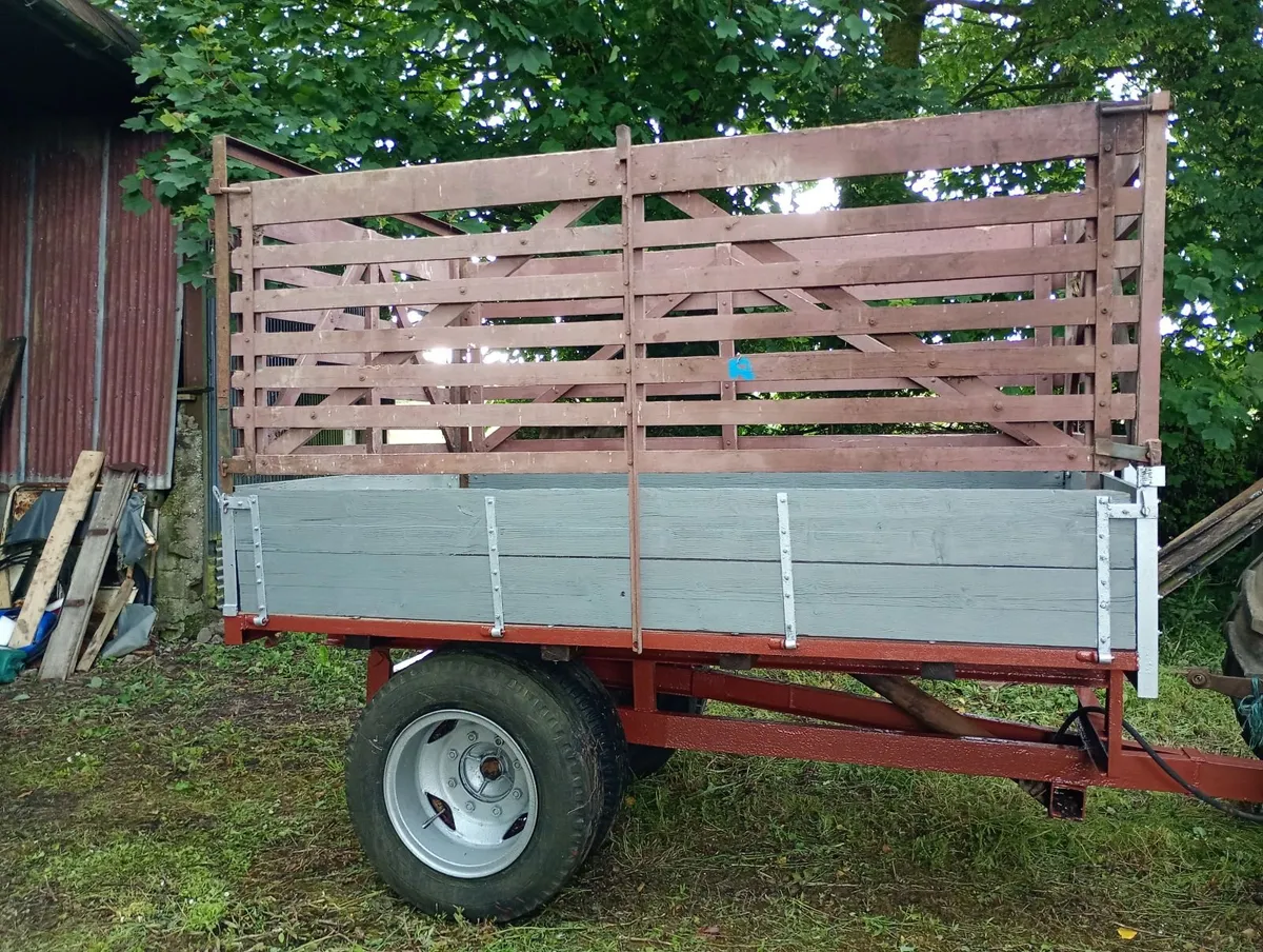Tractor trailer - Image 1