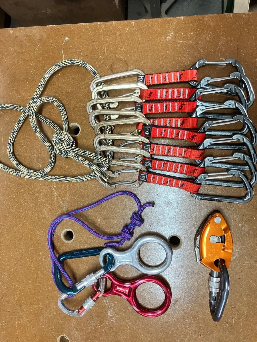 Abseiling devices