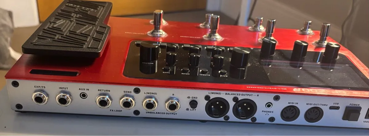 Valeton Gp200R guitar multi effects pedal - Image 3