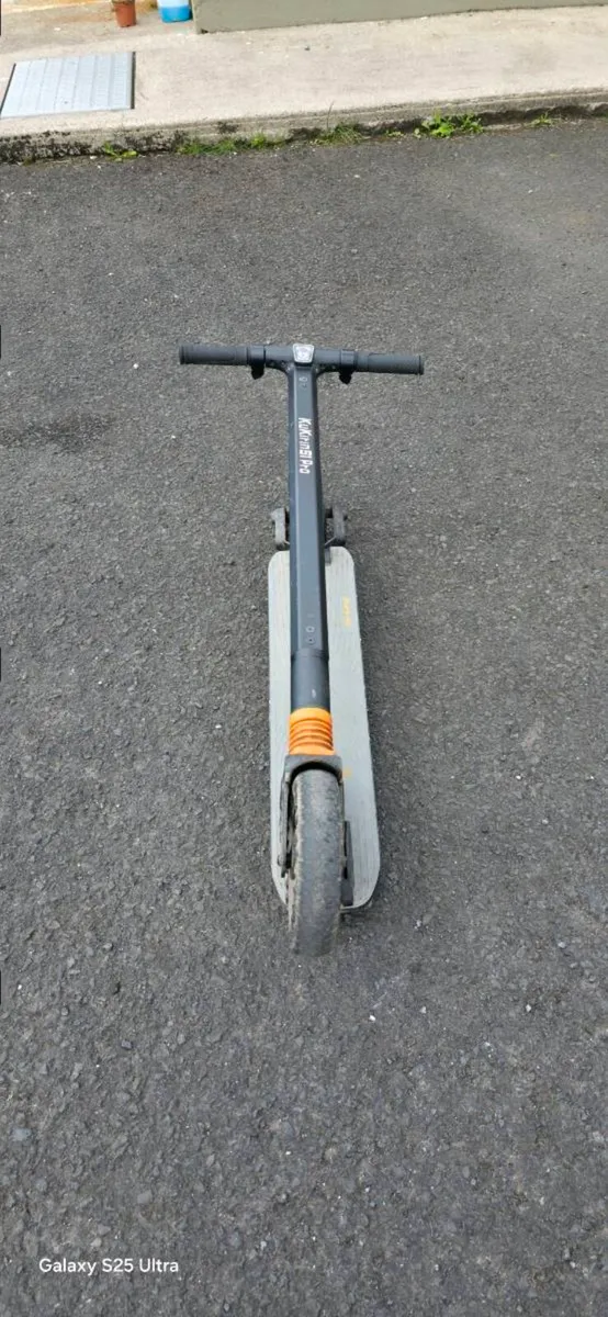 E scooters - Image 1
