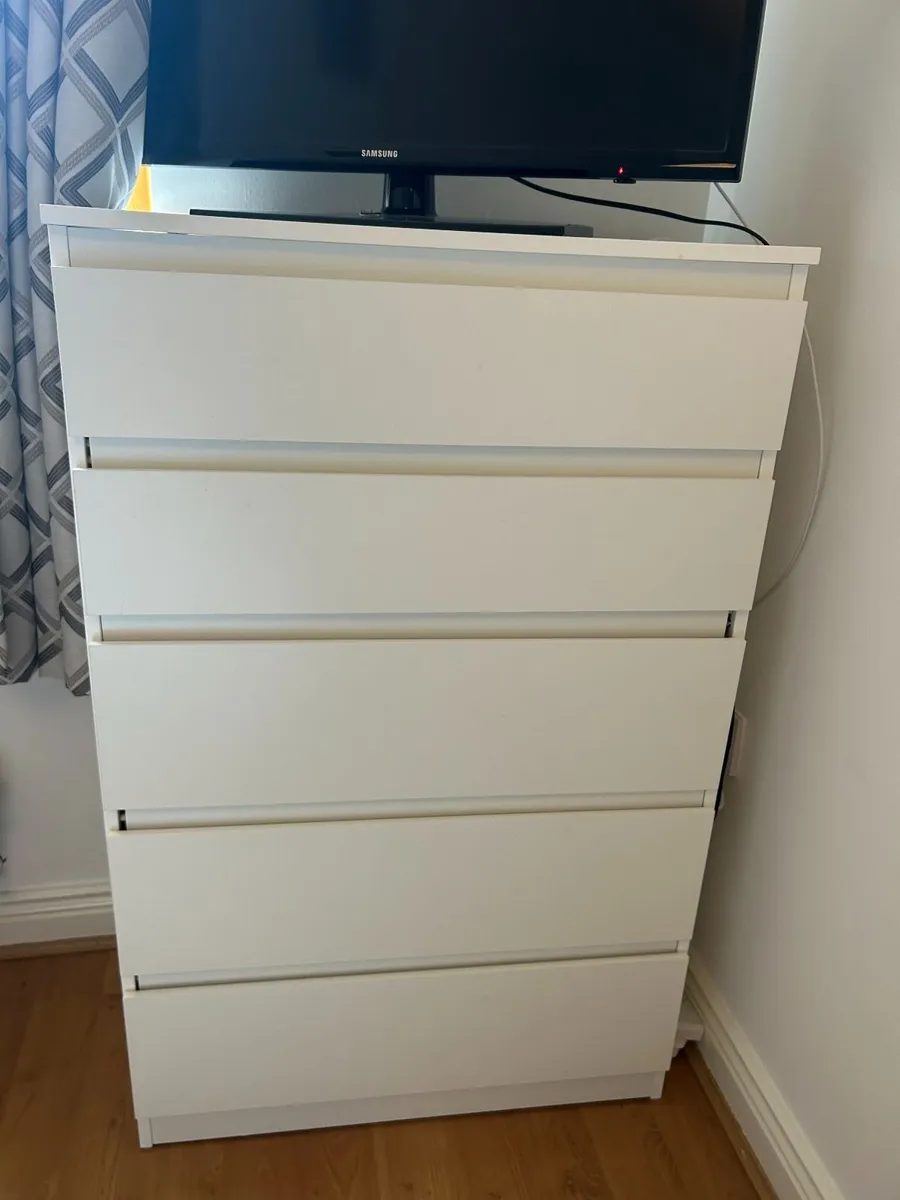 Chest of 5 drawers - Image 1