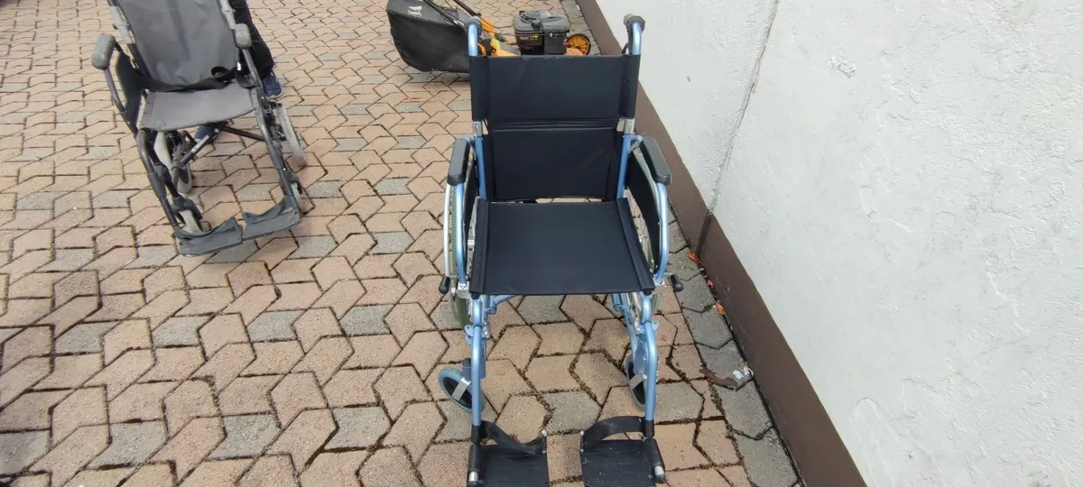 Two wheel chairs - Image 3