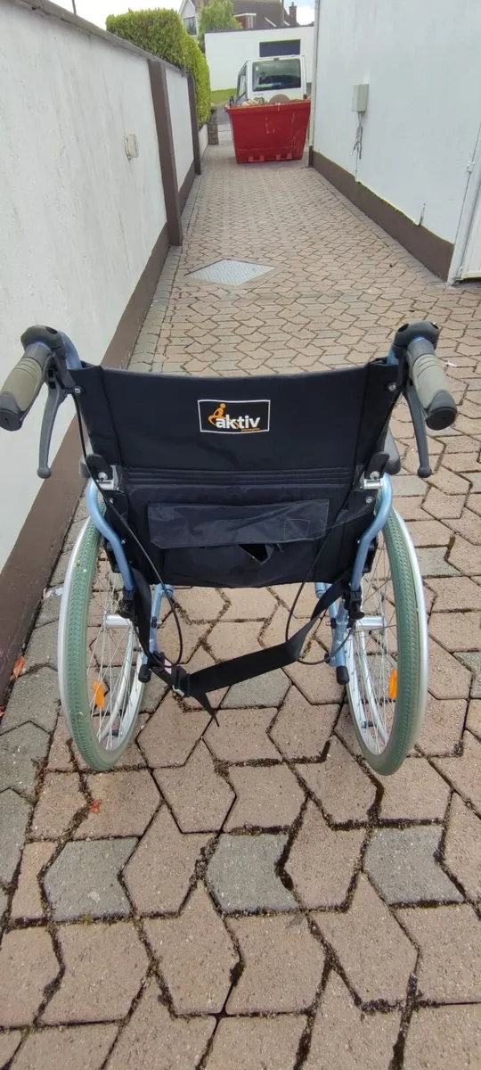 Two wheel chairs - Image 2