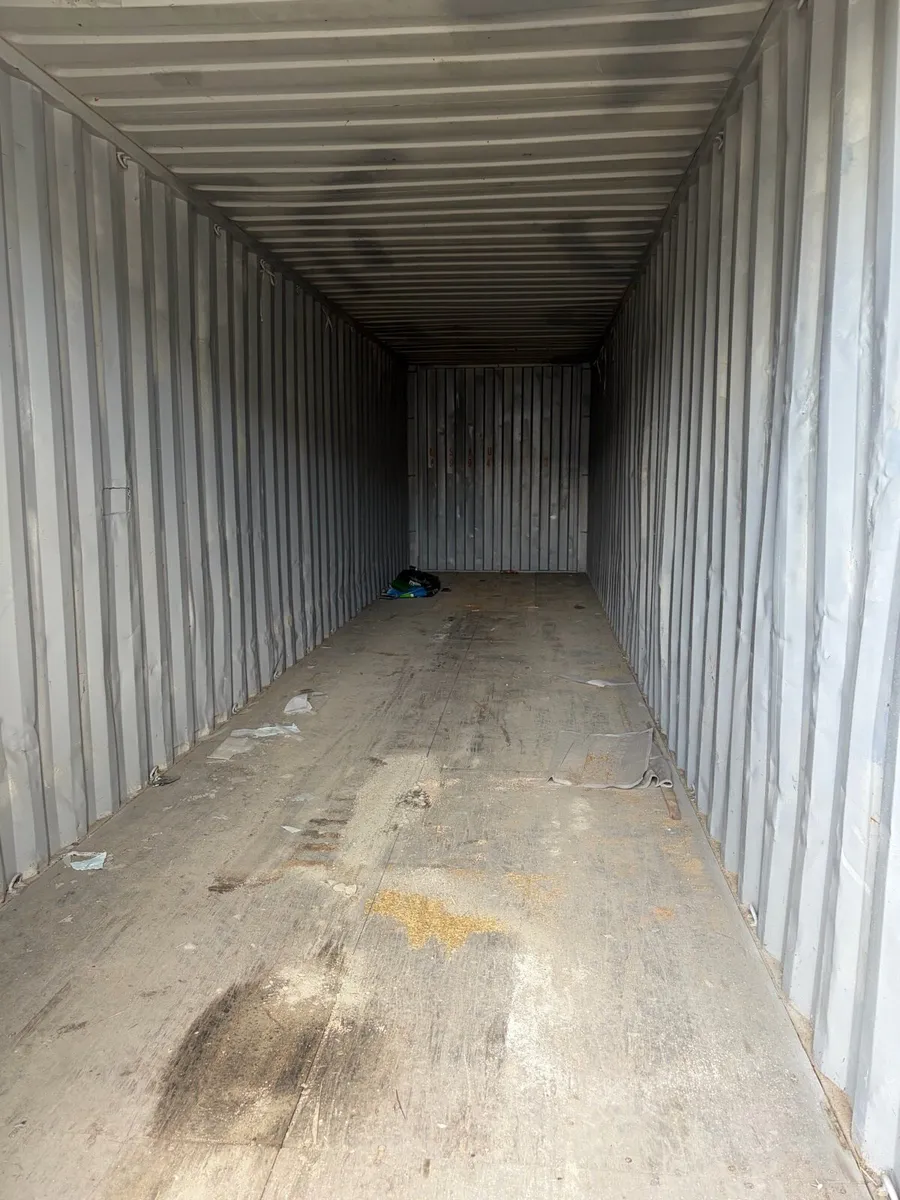 3 no. 40ft x 8ft shipping containers - Image 4