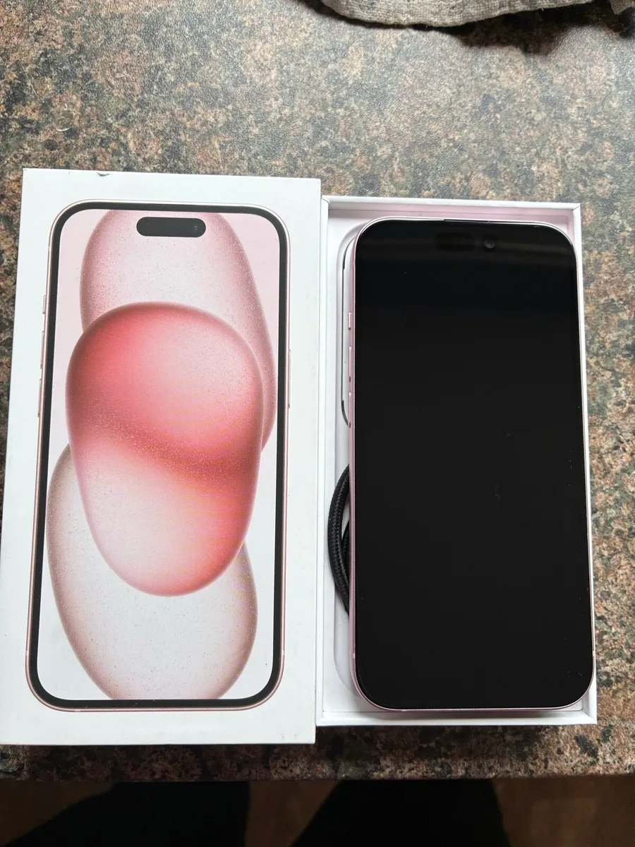 iPhone 15 - Image 1