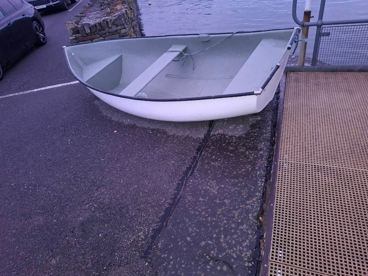 FIBERGLASS BOAT - Image 2