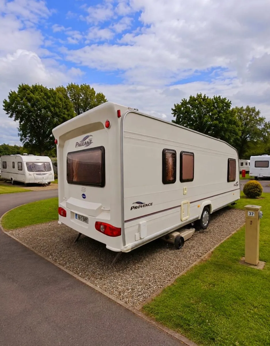 4/5  berth Caravan for sale - Image 1