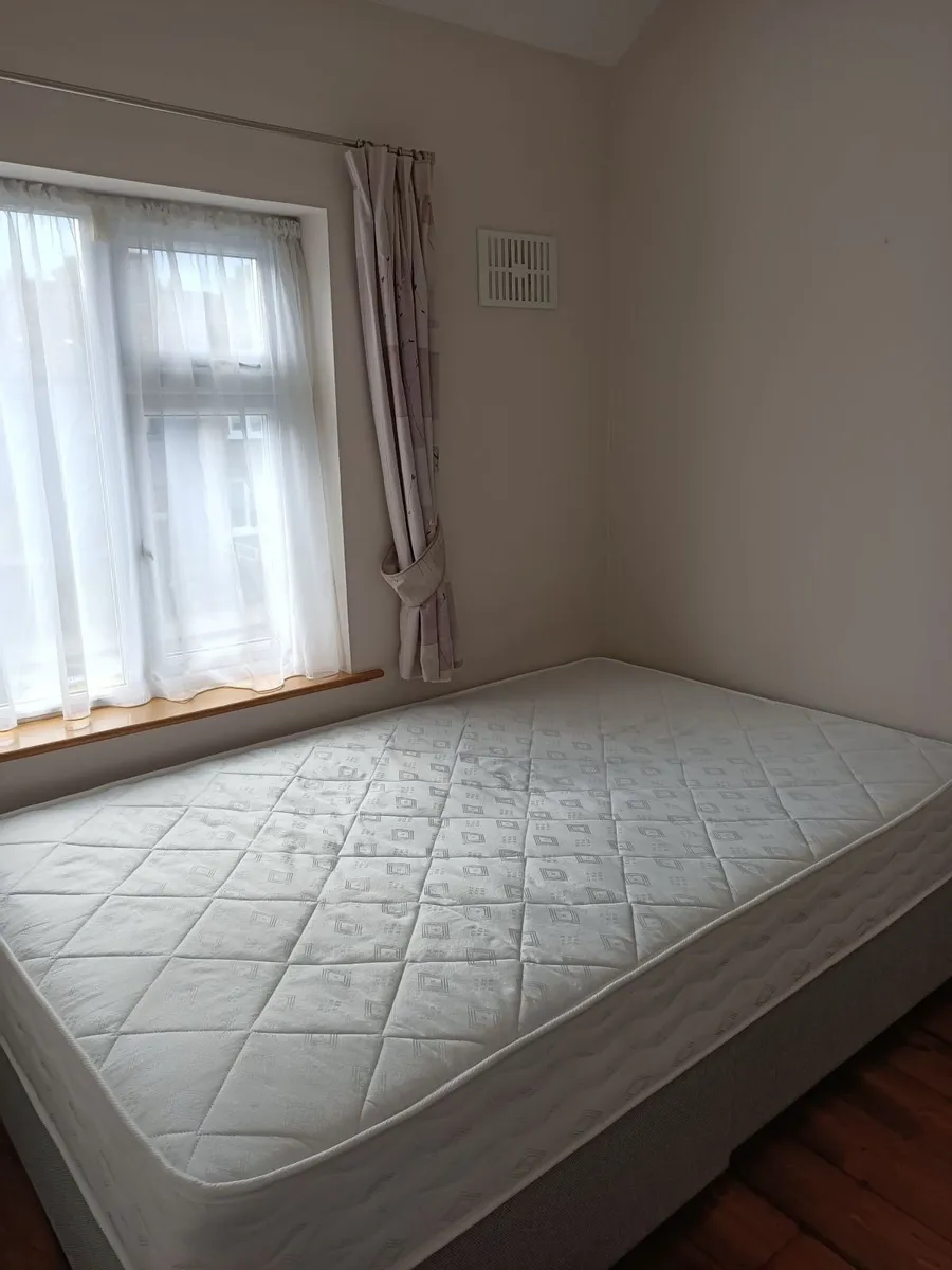 Double Bed - Image 3