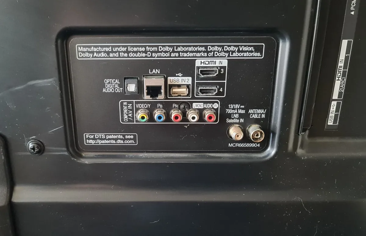 LG 49" 4K Ultra HD Smart TV 49UJ701V - Image 4