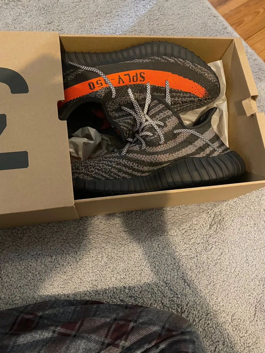 Yeezy 350 - Image 2