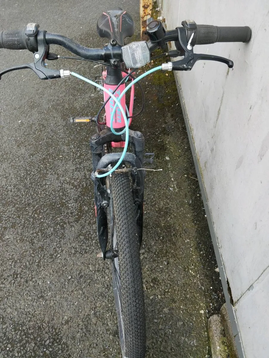 Girls 24inch bike - Image 4
