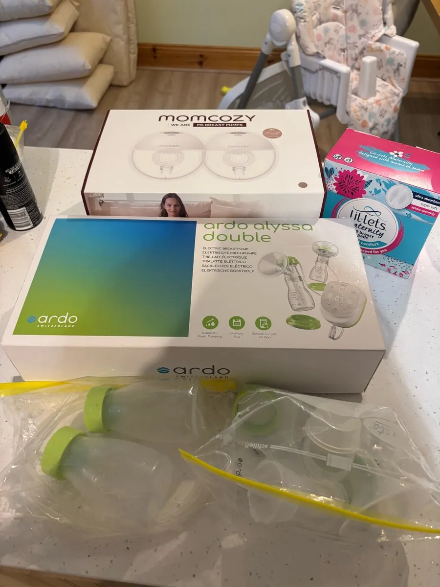 Momcozy M5 and Ardo Alyssa Double Electric pump - Image 1
