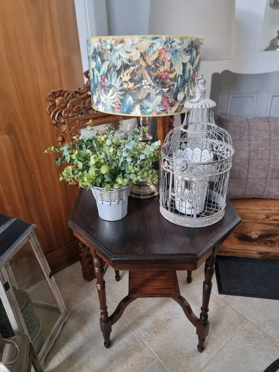 Beautiful Occasional Lamp Table - Image 1