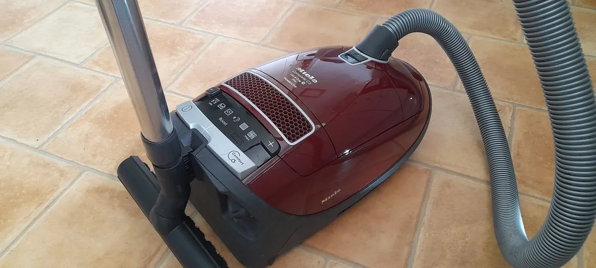 C&D Miele vacuum cleaner - Image 2