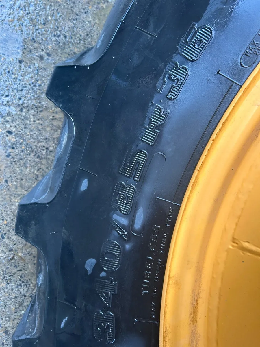 Dual wheels for loading shovel - Image 2