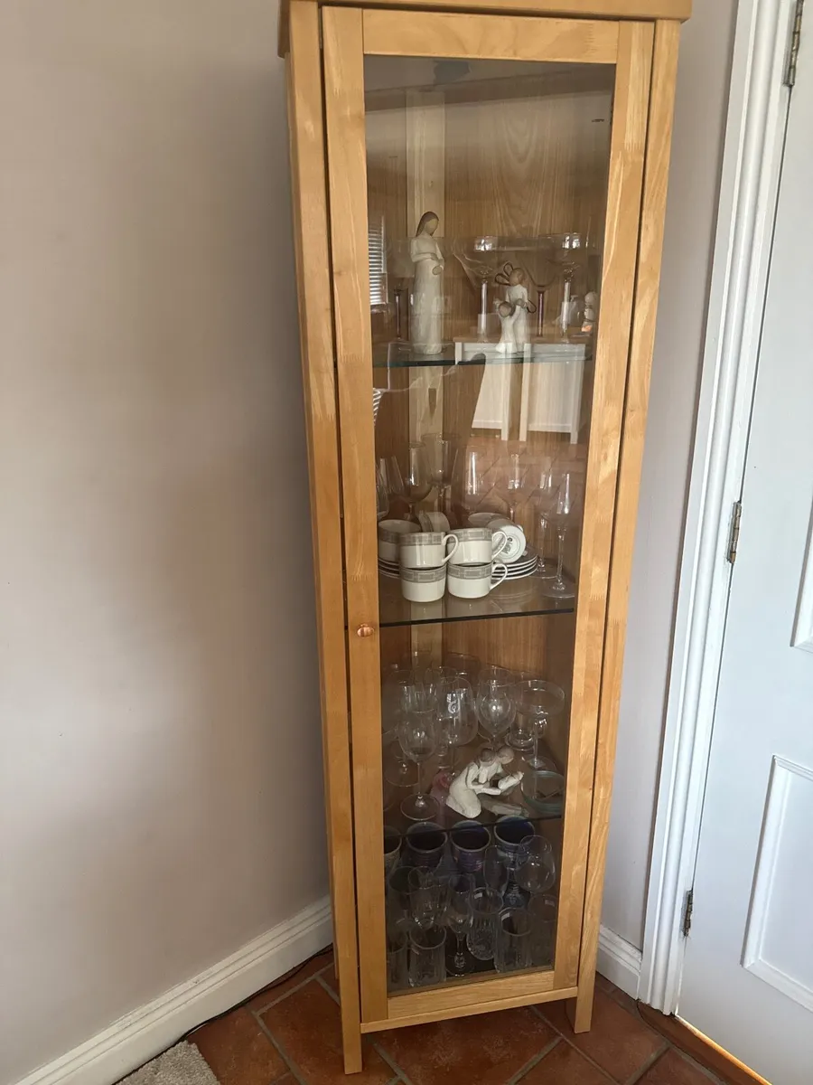 Side table and and corner glass unit with light - Image 2