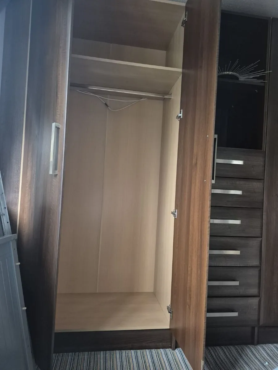 Built in Wardrobe - Image 3