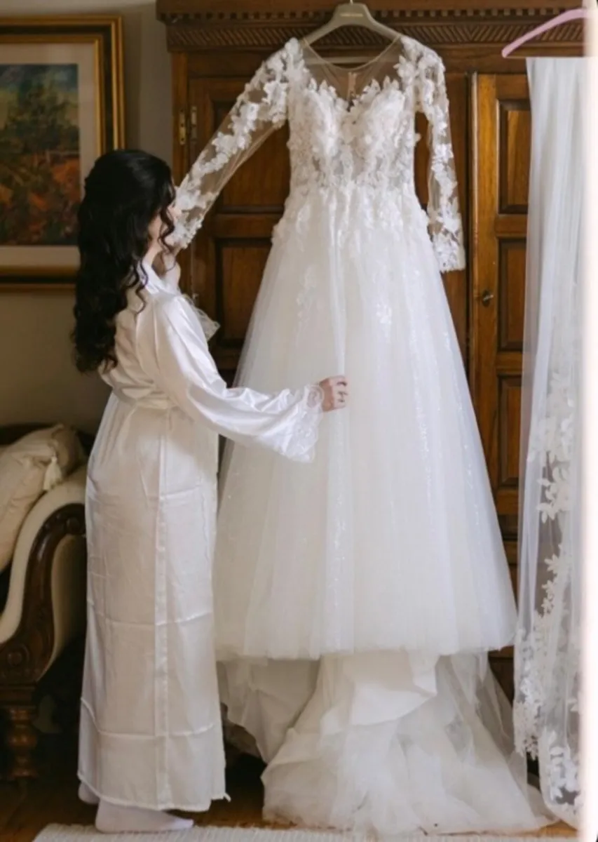 ✨ Wedding Dress & Veil – UK 8 / EU 36✨ - Image 1