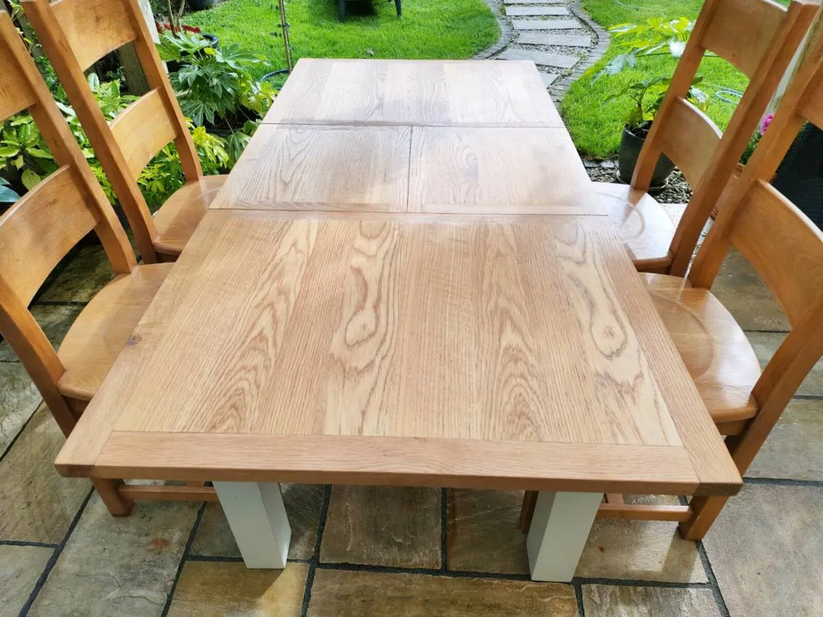 Kitchen dining table - Image 1
