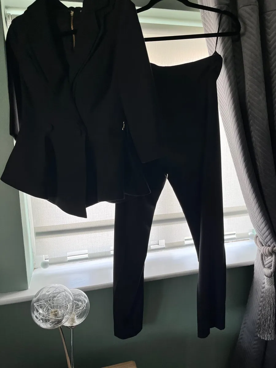 Phoenix V trouser suit - Image 1