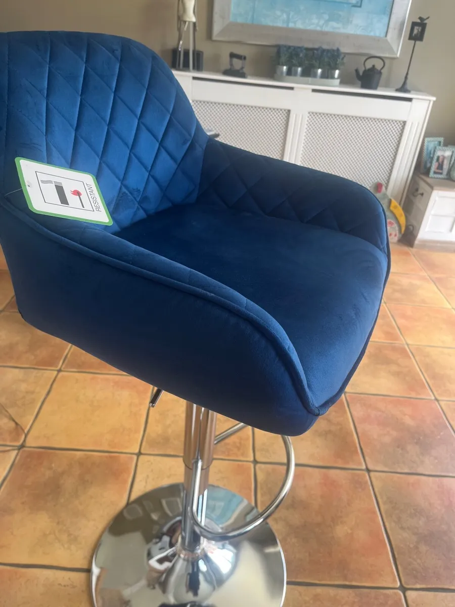 Bar stool - Image 1