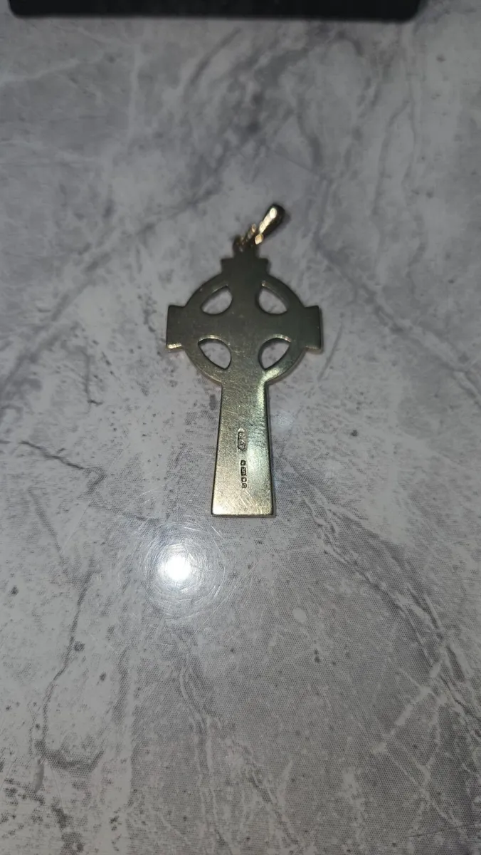 9ct gold celtic cross rose gold chain - Image 2