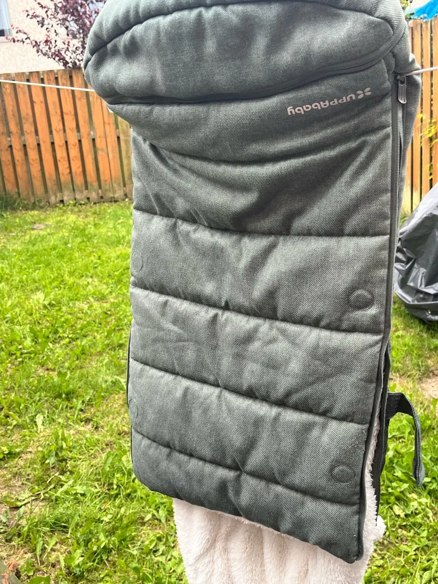 Uppababy v2  with rumble seat - Image 3