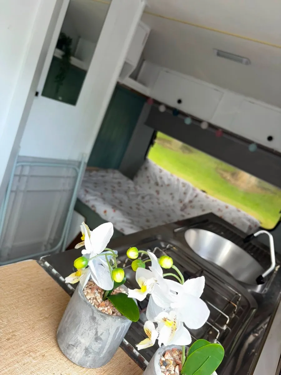 Caravan - Image 1